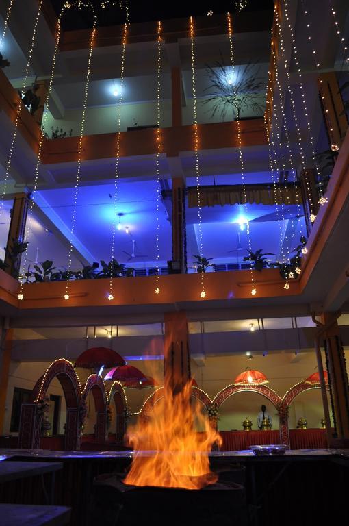Hotel Maruti Mandapam Джабалпур Екстериор снимка