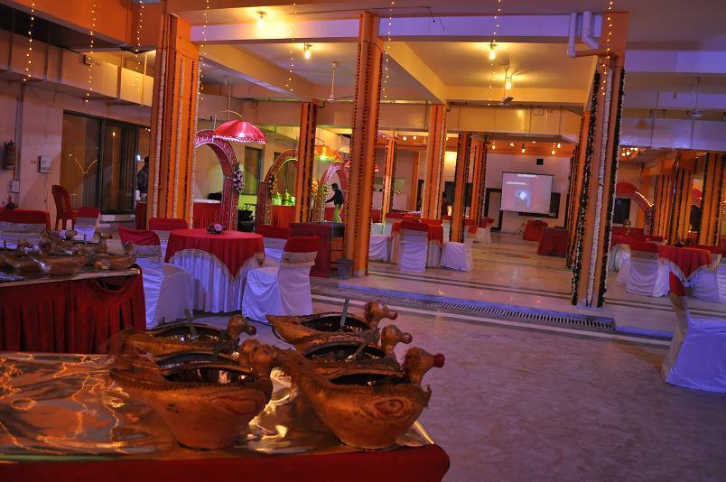 Hotel Maruti Mandapam Джабалпур Екстериор снимка